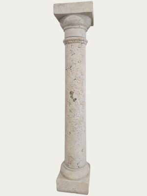 Columna de piedra de tres piezas