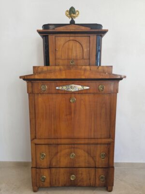 Peculiar Escritorio de pie Sekretär Biedermeier