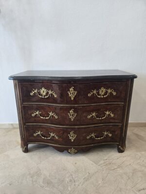 Elegante y significativa Cómoda Regence