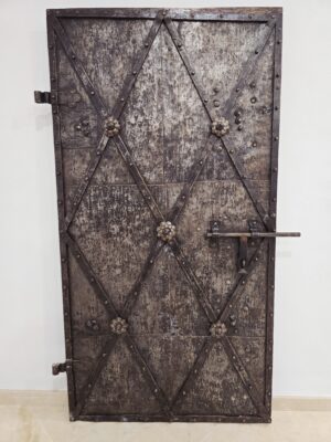 Puerta de hierro de estilo barroco original