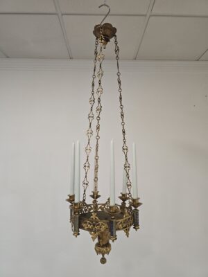 Lámpara de araña neogótica de velas