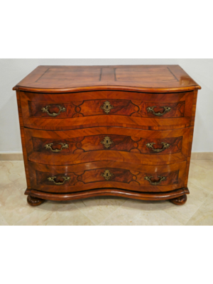 Original geschwungene Barockkommode