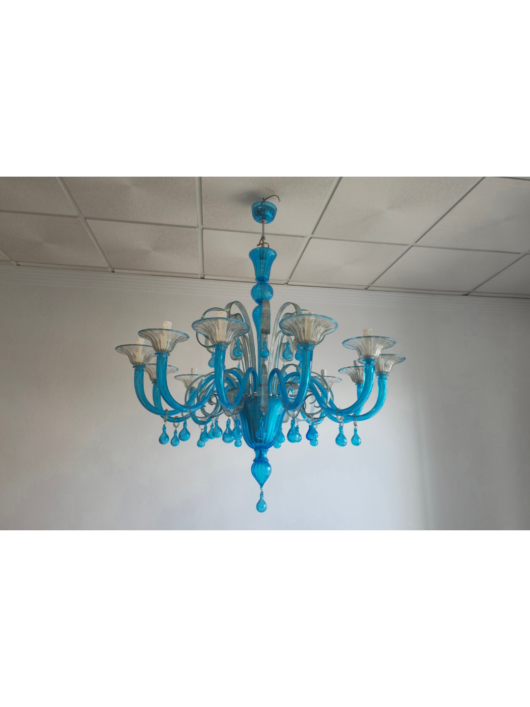 Lujosa lámpara de araña de Murano azul