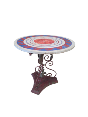 Mesa de jardín de metal con tablero de scagliola