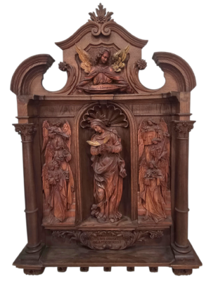 Fein geschnitztes Reliefbild einer Schmerzensmadonna