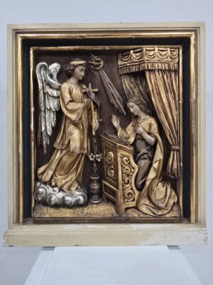 Relief Erzengel Gabriel tritt vor Jungfrau Maria