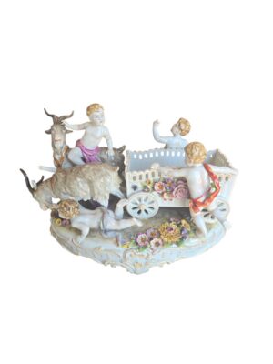 Grupo de Porcelana Policromada, Putis con Cabras
