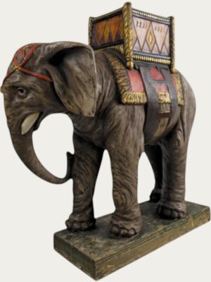 Elefante de procesión real con howdah ornamentado, hacia 1900